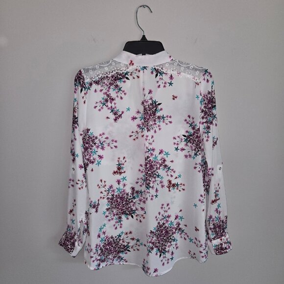 Candie's Floral and Lace Button Up Blouse in a Misses size Small - Picture 7 of 13